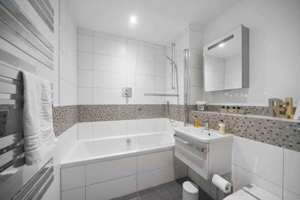 דירות Staines-upon-Thames Flat 3 Bridge House מראה חיצוני תמונה